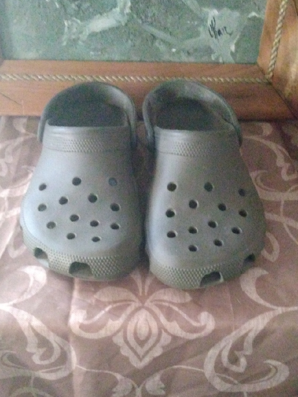 CROCS Classic Clog in Taupe Brown